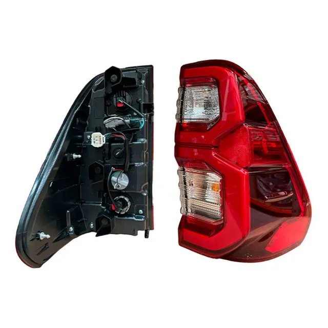 Farola Trasera Toyota Hilux Led 2.8/4.0 Derecho 2021 - 2023