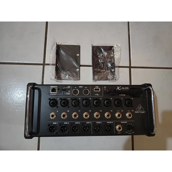 Mesa De Som Digital Behringer X-air Xr16
