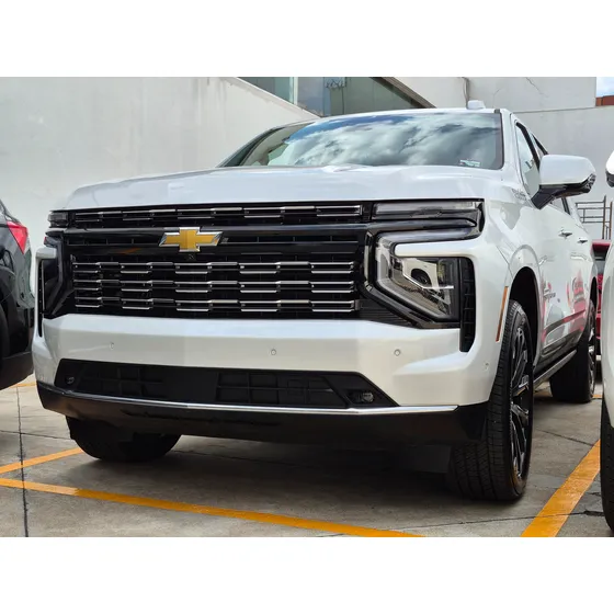 Chevrolet Suburban 6.2 High Country 4x4 At