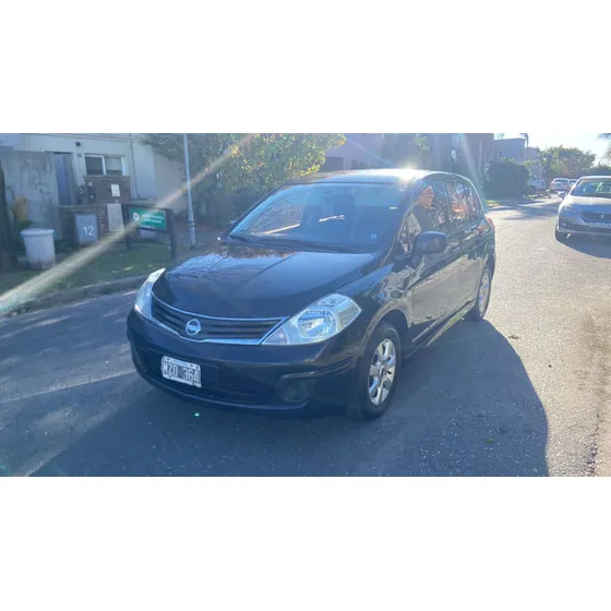 Nissan Tiida 1.8 Visia