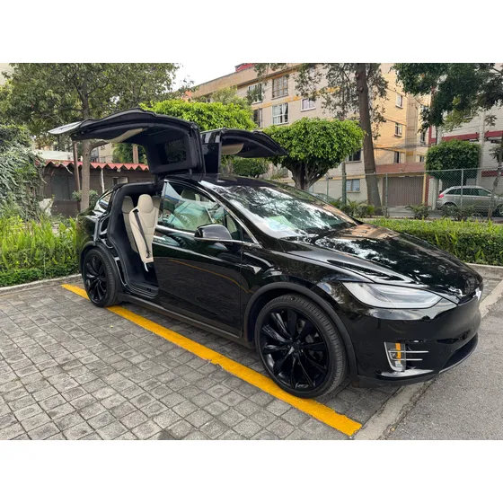 Tesla Model X 90d Mt