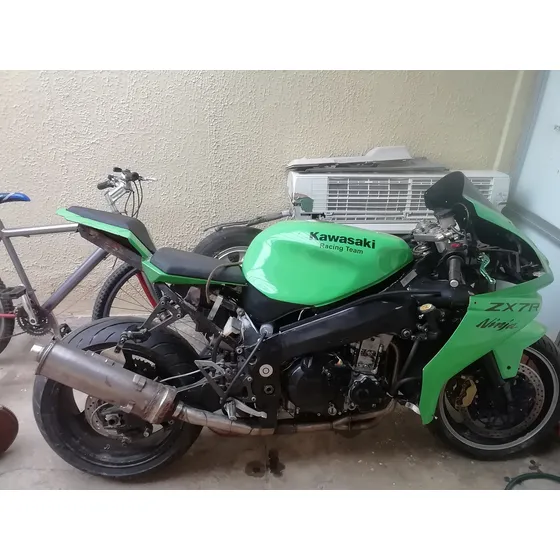 Kawasaki Ninja Zx7r (1998)