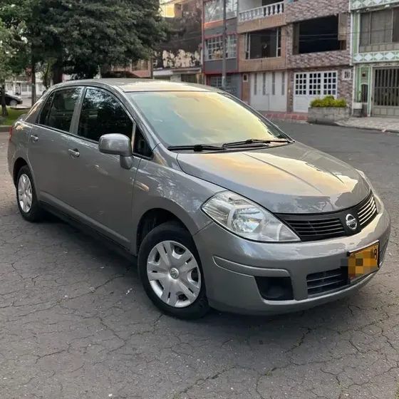Nissan Tiida 2013 Miio