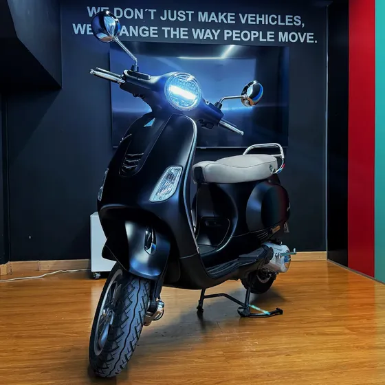 Vespa 150 Modelo 2022 Negro Mate  Muy Poco Km!