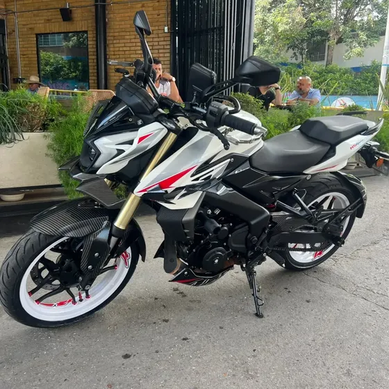Pulsar Ns 400z Modelo 2026
