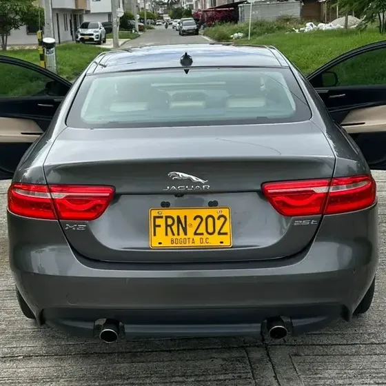 Jaguar Xe 2018 2.0 I Prestige
