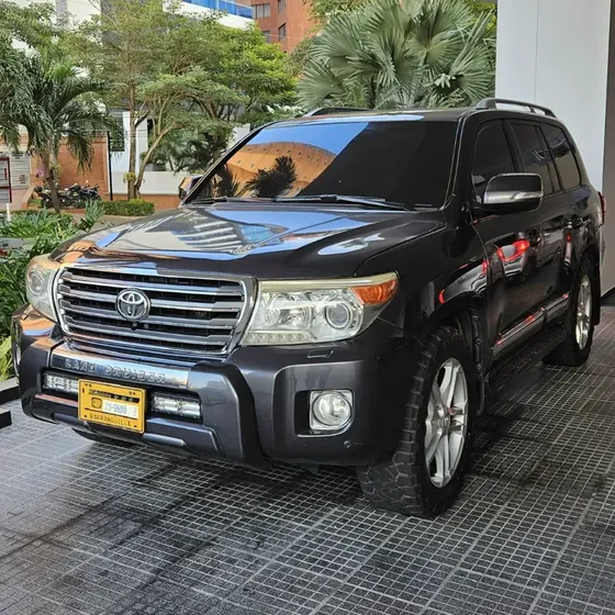 Toyota Land Cruiser 2013 5.7 Vx Lc200