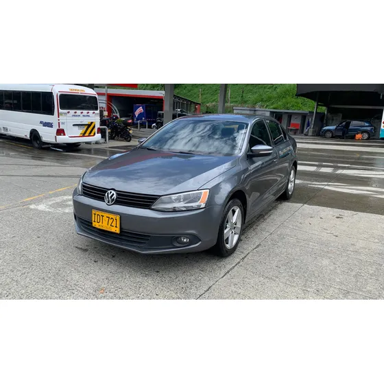 Volkswagen Jetta 2.0 Trendline 5 P