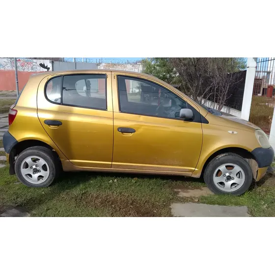 Toyota Yaris 2000 1.3 3p Mt
