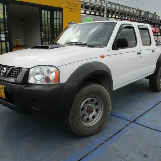 Nissan Frontier 2011 D22/np300 4x4 2500cc Mt Aa