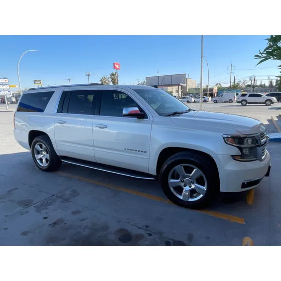Chevrolet Suburban 5.3 Ltz V8 4wd 2da Cubo At