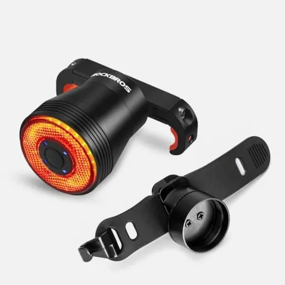 Luz Trasera De Bicicleta Q5 Con Sensor De Frenado Rockbros. Color Negro