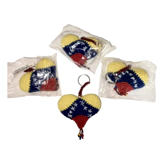 Llavero Corazón Bandera De Venezuela, Hecho A Mano A Crochet