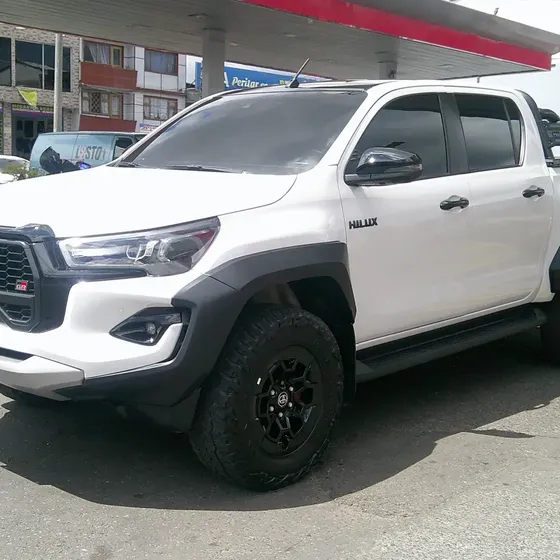 Toyota Hilux 2025 2.8 Gr-s At