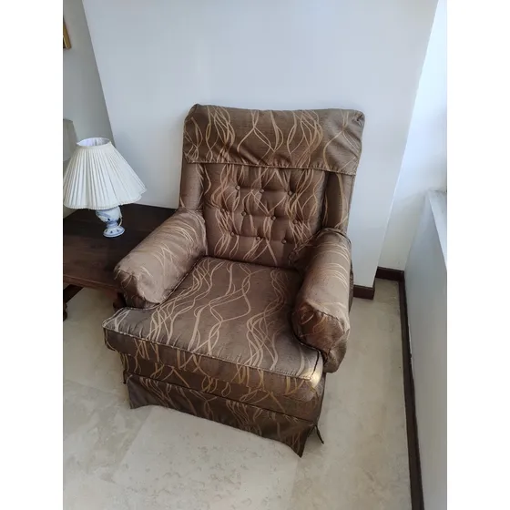 Sillón Con Posa Pie/puff Como Nuevo