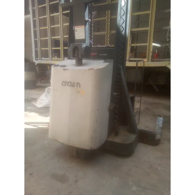 Montacargas Eléctrico  O Apilador  Crow Sm - Usado, 2.5 Ton.