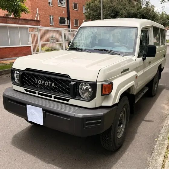 Toyota Land Cruiser 79 2025 4.0 79