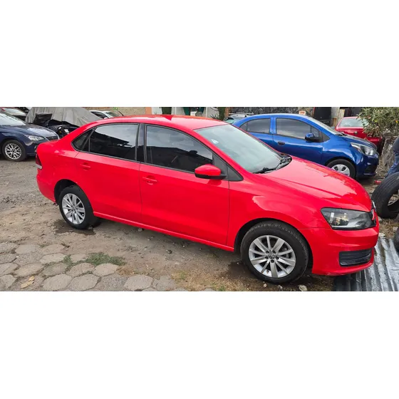 Volkswagen Vento 1.6 Confortline Mt