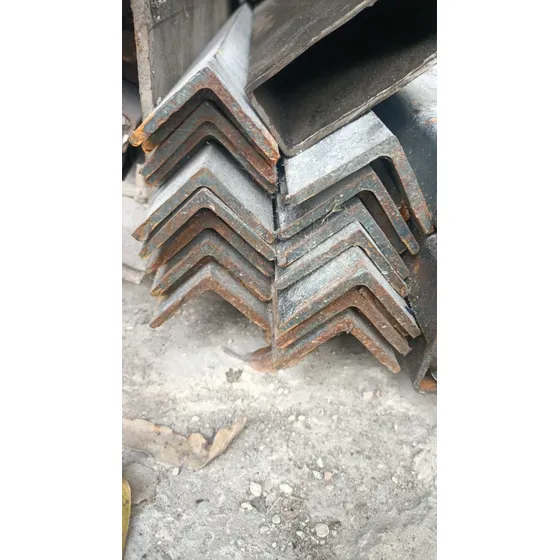 Ángulos 2×2 Siderúrgicos De 6 Metros De Largo 5mm