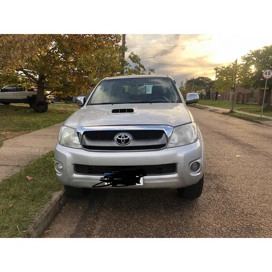 Toyota Hilux 3.0 Tdi Srv Cab Doble 4x2 Cuero