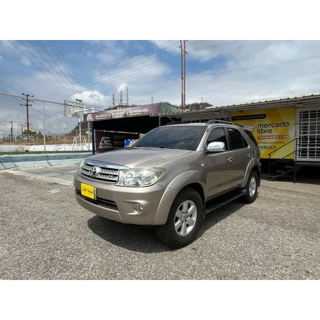 Toyota Fortuner Sr