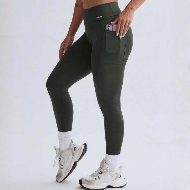 Legging Academia Corrida Com Bolso Selene Zero Transparência Legging Academia Corrida Com Bolso Selene Zero Transparência