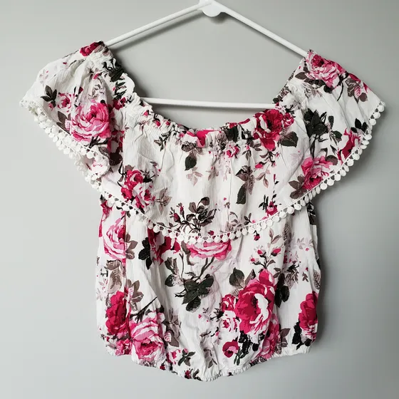 Blusa De Flores, Talla S, Estilo Campasina, Nueva
