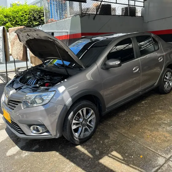 Renault Logan 2020 1.6 Privilege / Intens