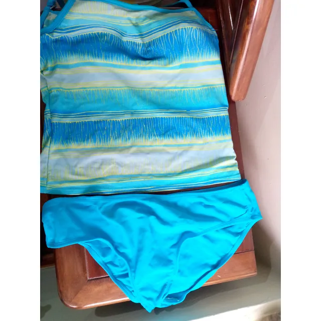 Traje De Baño Deportivo Para Dama Usado