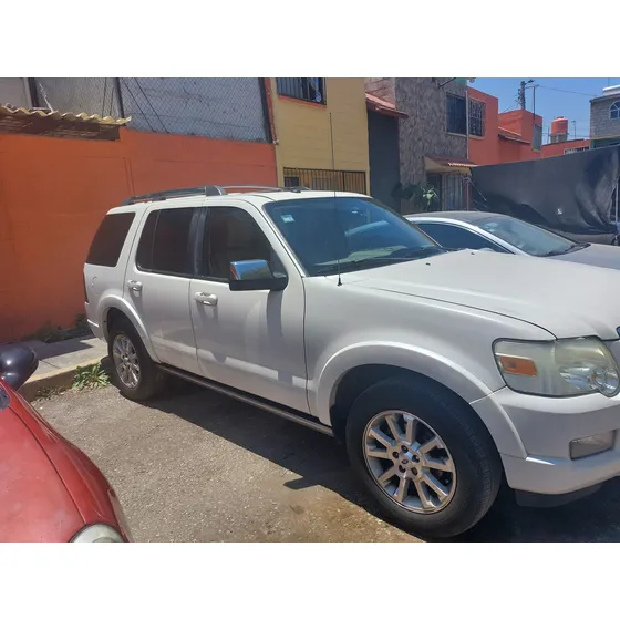 Ford Explorer Limited V6 Sync 4x2 Mt