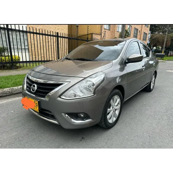 Nissan Versa 1.6 Sense