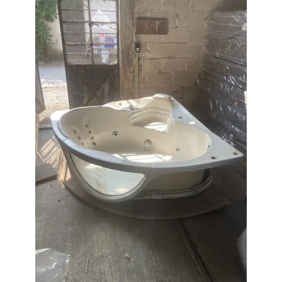 Tina Jacuzzi Con Hidromasaje -  No Incluye Motor