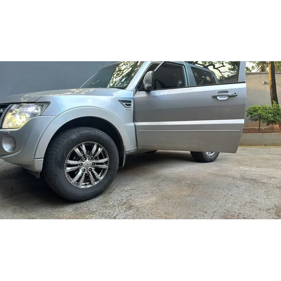 Mitsubishi Pajero Full 3.2 Hpe Aut. 3p
