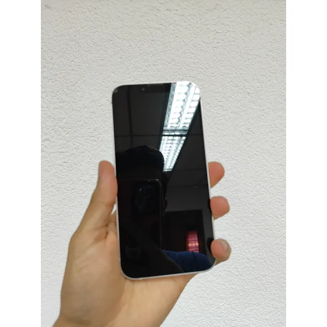 iPhone 13 Usado Con Detalles