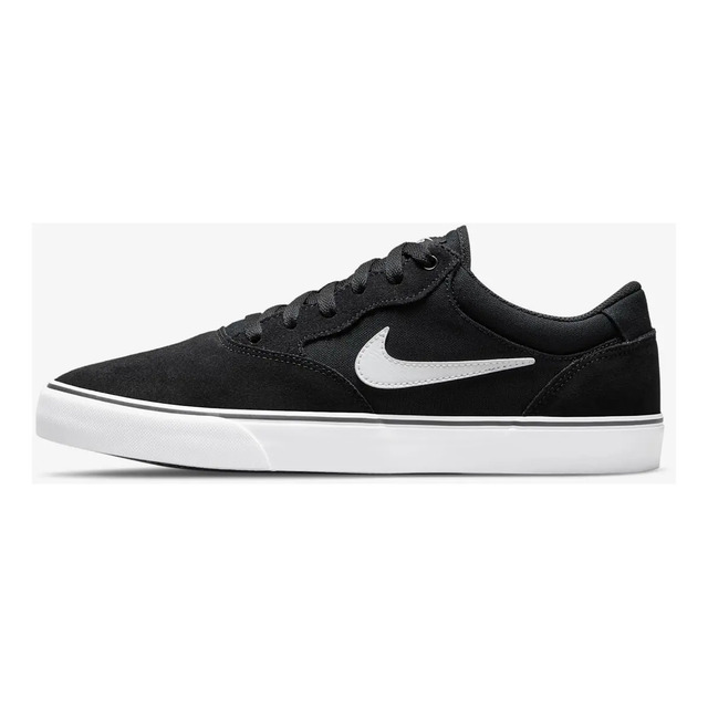 Tênis Nike SB Chron 2 masculino na cor preta com detalhe do logo Swoosh branco na lateral e solado branco