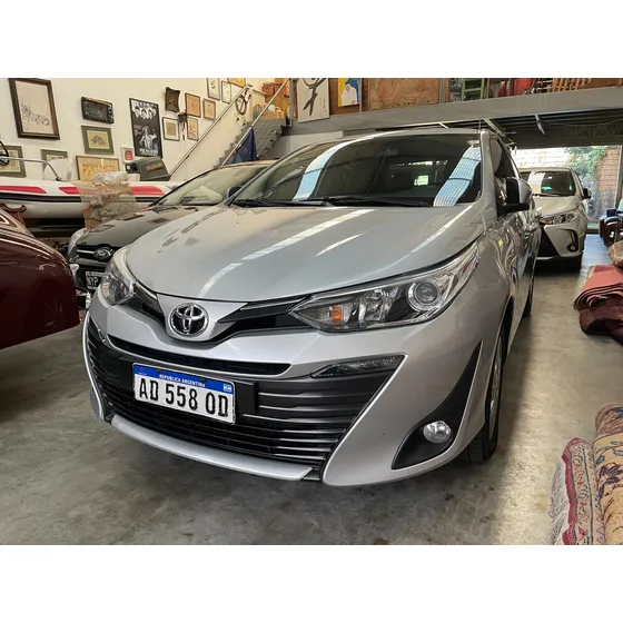 Toyota Yaris 1.5 107cv Xls Sedan