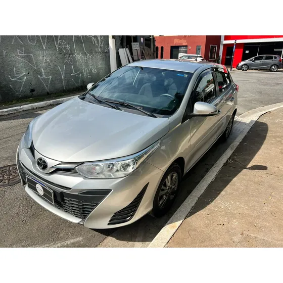 Toyota Yaris 1.5 Xls Connect 16v Cvt 5p