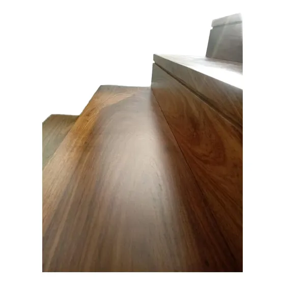 Escaleras Hierro Hormigon Revestidas En Madera Revestimiento Marrón