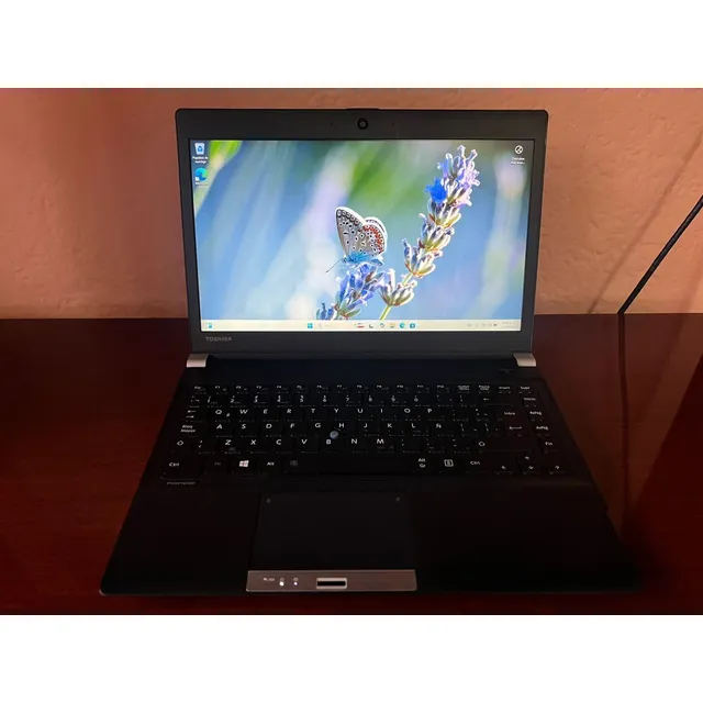 Laptop Toshiba Portege A30 12gb En Ram Disco 240 Ssd Negro