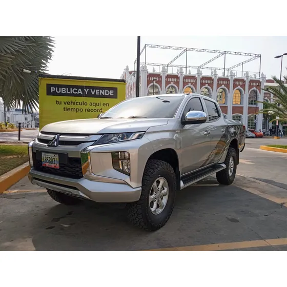 Mitsubishi L200 .