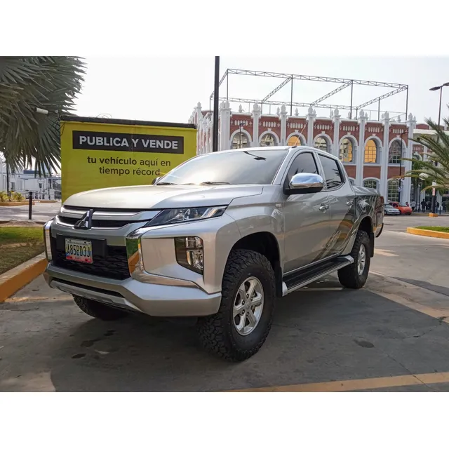 Mitsubishi L200 .