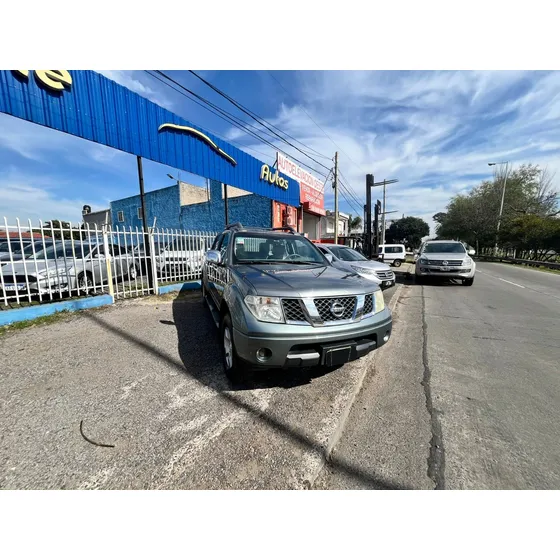 Nissan Frontier 2.5 Le Cab Doble 4x4 Tap. Cuero