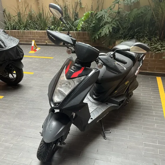 Se Vende Kymco Agility Naked 125. Modelo 2016. 44.000 Km. Do