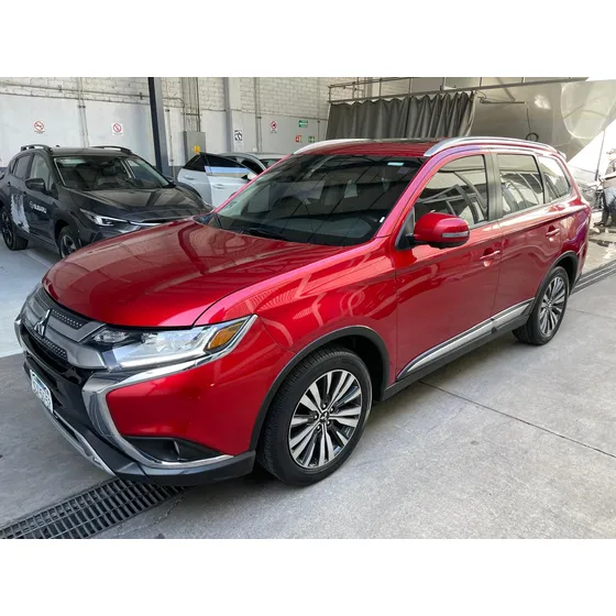 Mitsubishi Outlander 2.4 Se Plus Cvt