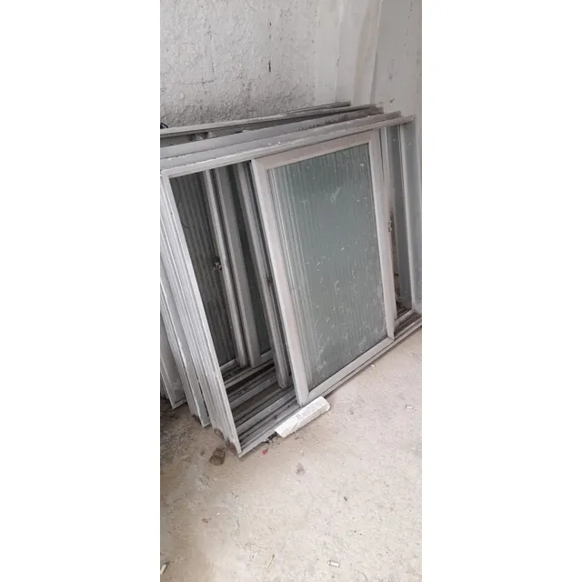 Janela De Alumínio Duas Bandeiras Com Vidro De 100x120