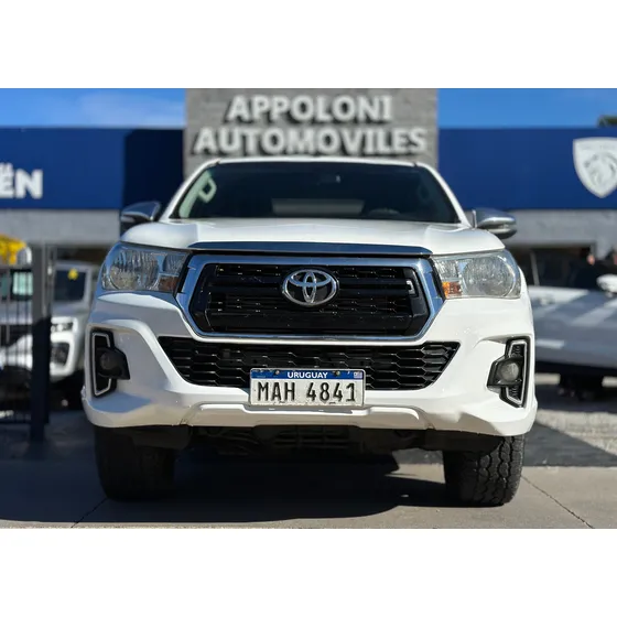 Toyota Hilux 2.4 D.cab. T.dsl Sr 4x4