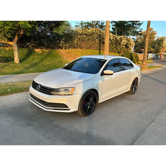 Volkswagen Jetta 2.0 Tiptronic At