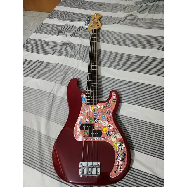 Bajo Squier P Bass California Series