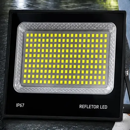 Refletor LED QuantaCore 800W Branco Frio 6500K IP67 Alto Brilho Externo