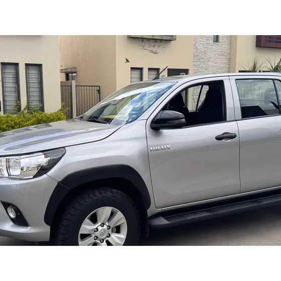 Toyota Hilux 2.7 Cabina Doble Sr Mt